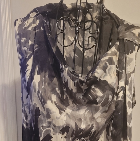 Dress - Picture 2 of 5